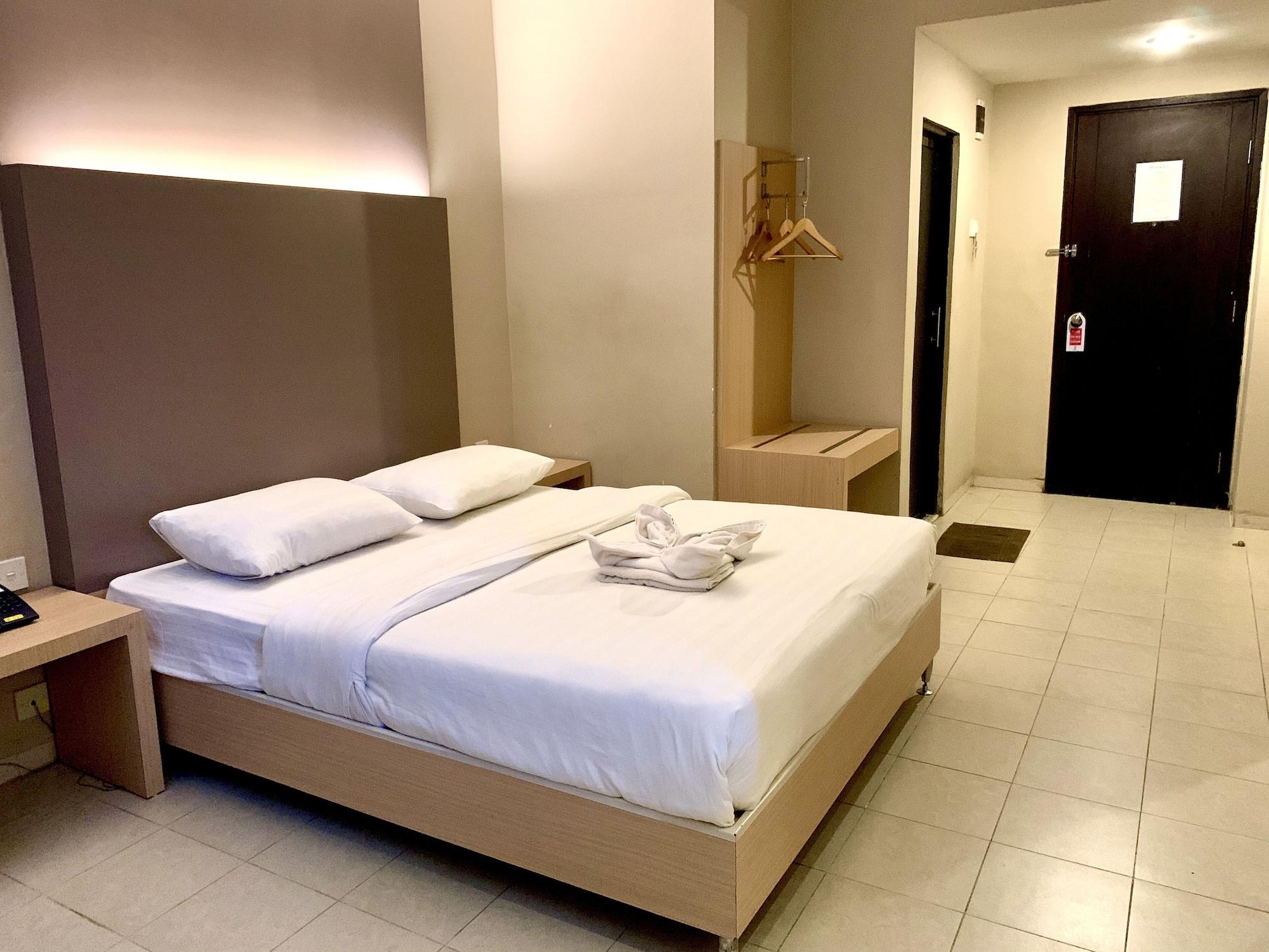 Sky View Hotel Managed By Os Batam Экстерьер фото