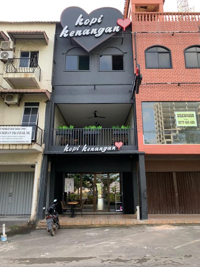 Sky View Hotel Managed By Os Batam Экстерьер фото