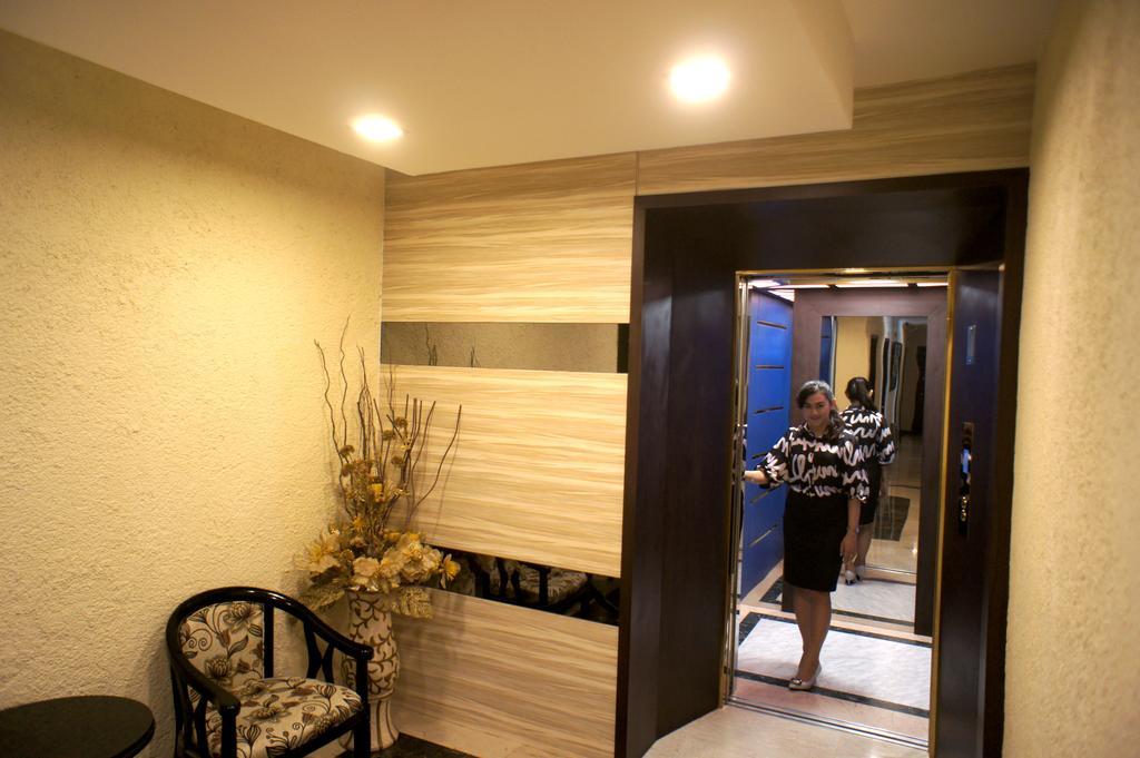Sky View Hotel Managed By Os Batam Экстерьер фото