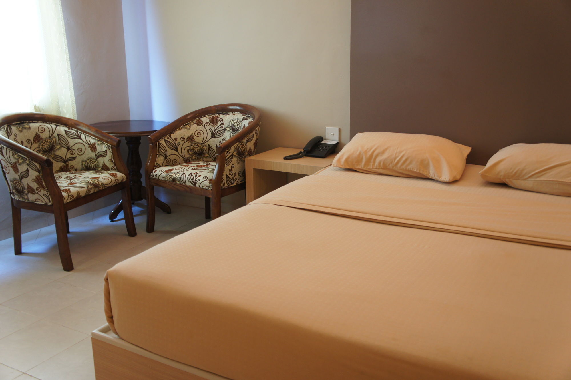 Sky View Hotel Managed By Os Batam Экстерьер фото