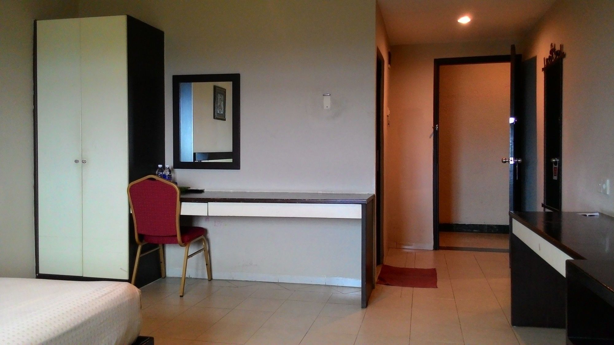 Sky View Hotel Managed By Os Batam Экстерьер фото
