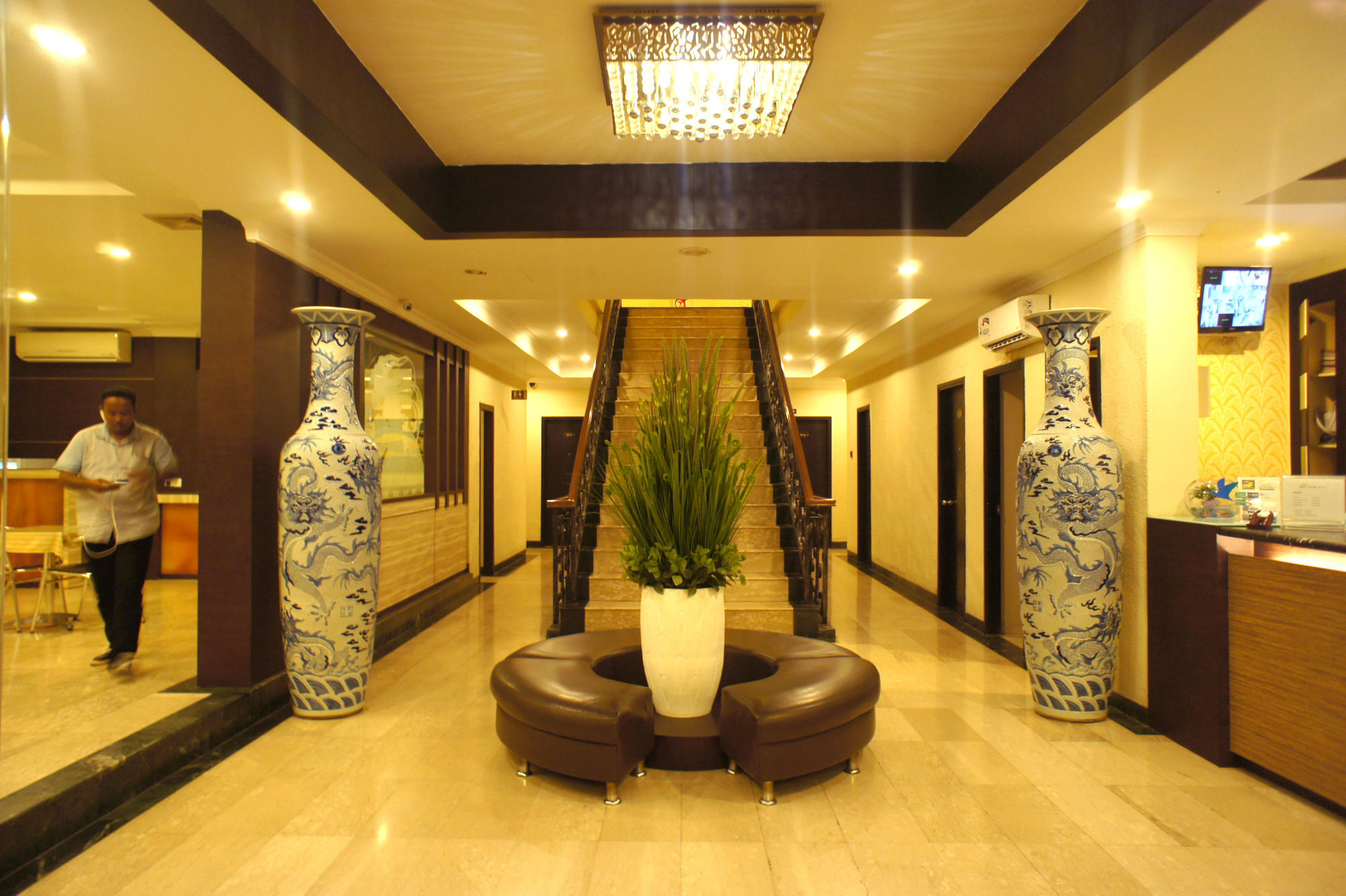 Sky View Hotel Managed By Os Batam Экстерьер фото